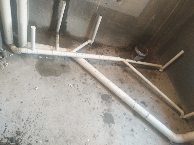 管道排水工艺:卫生间管道分布呈树杈状.